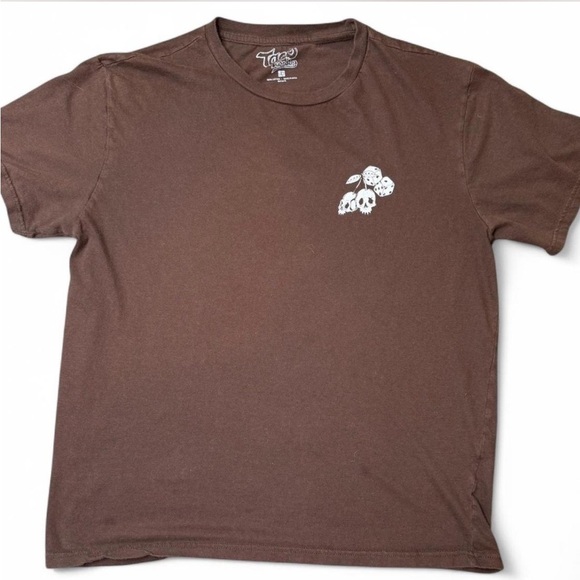 Brown Graphic T-Shirt with Skulls and Dice large - Picture 2 of 5